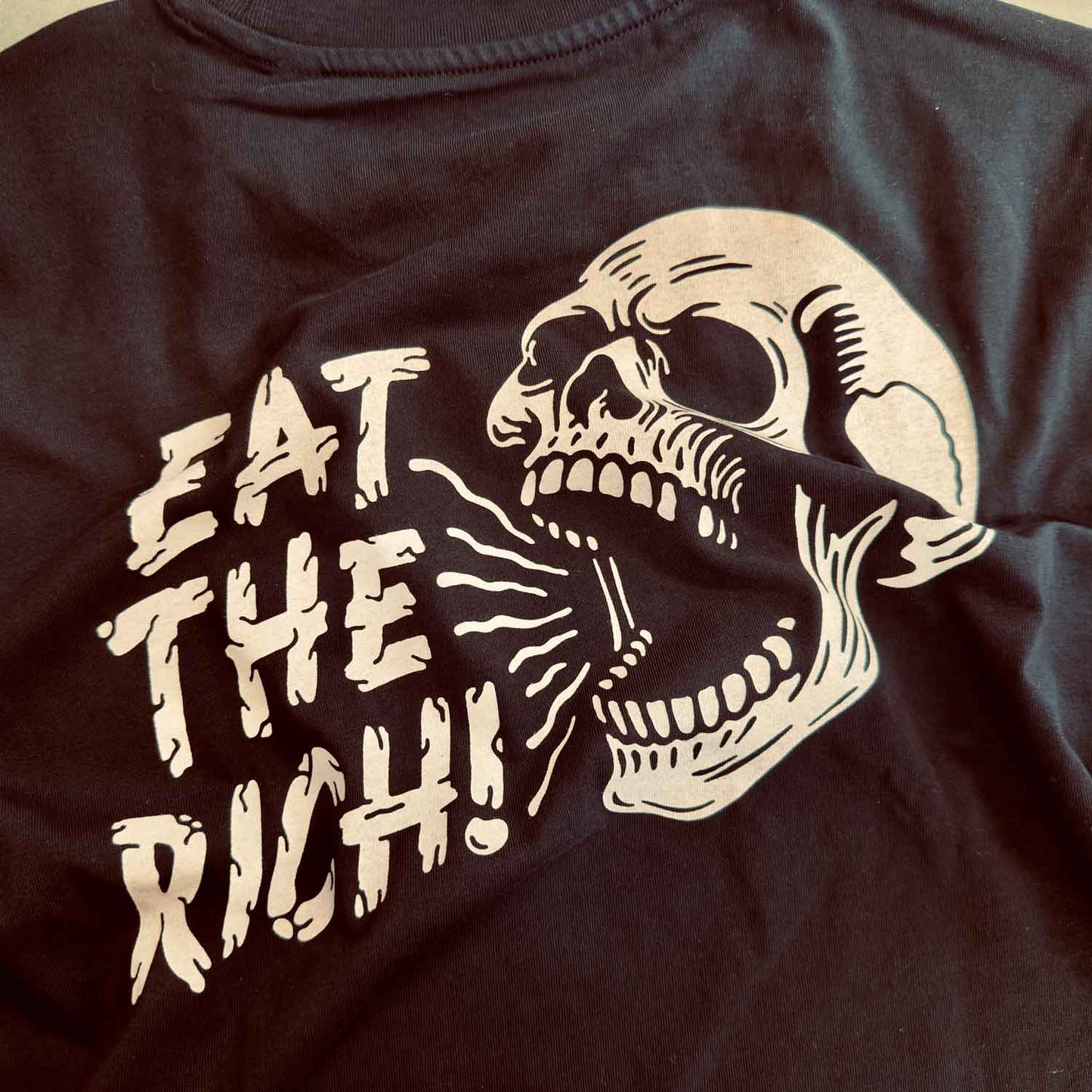 EAT THE RICH - T-SHIRT