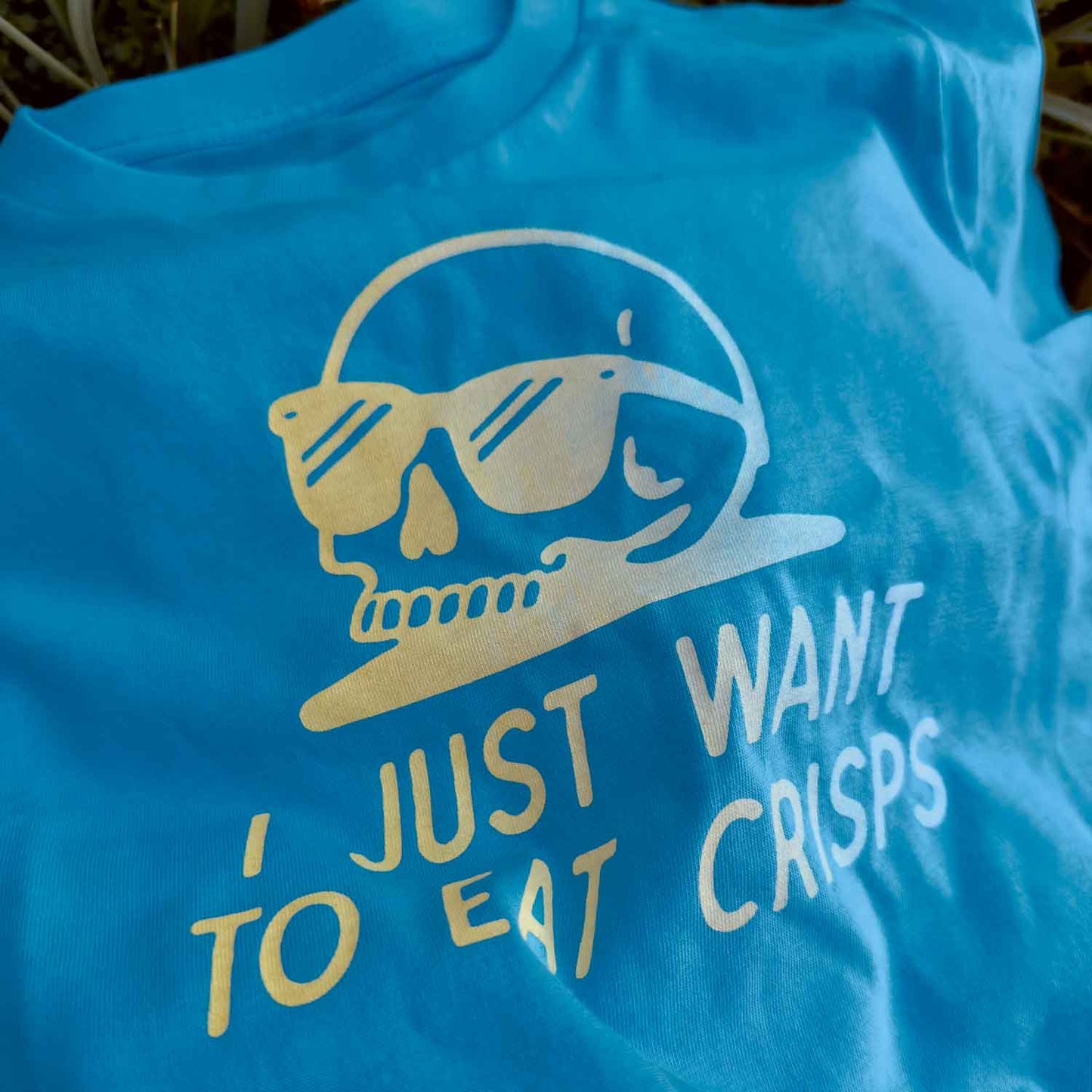 I JUST WANT TO EAT CRISPS - KIDS TEE