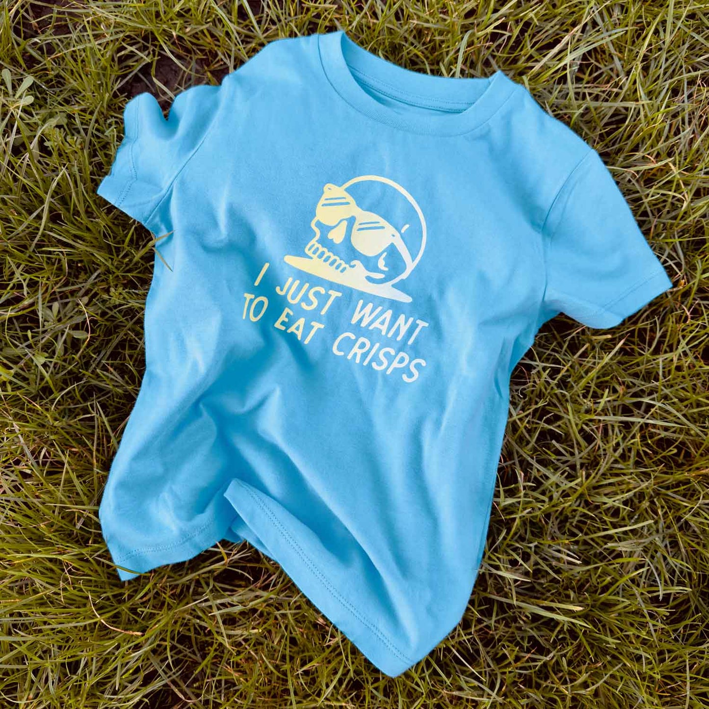 I JUST WANT TO EAT CRISPS - KIDS TEE