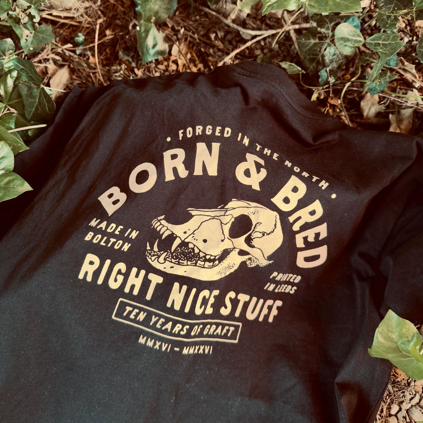 BORN & BRED - T-SHIRT