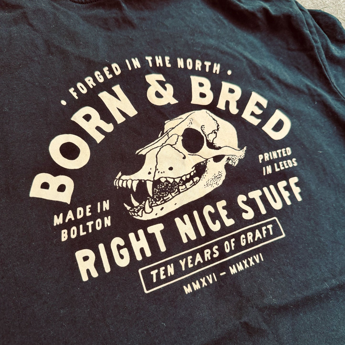 BORN & BRED - T-SHIRT