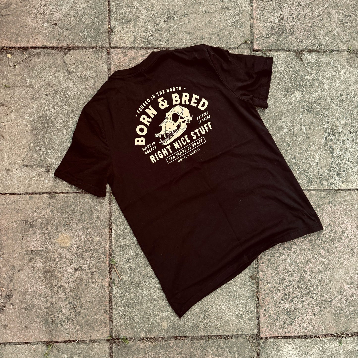 BORN & BRED - T-SHIRT